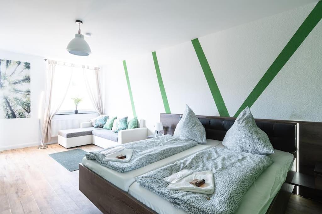 Nature Inspiration Apartment With Balcony & Grill Bbq In Duisburg Mitte Central Station 10 Mins & Big Tv With Photo Lights Zewnętrze zdjęcie