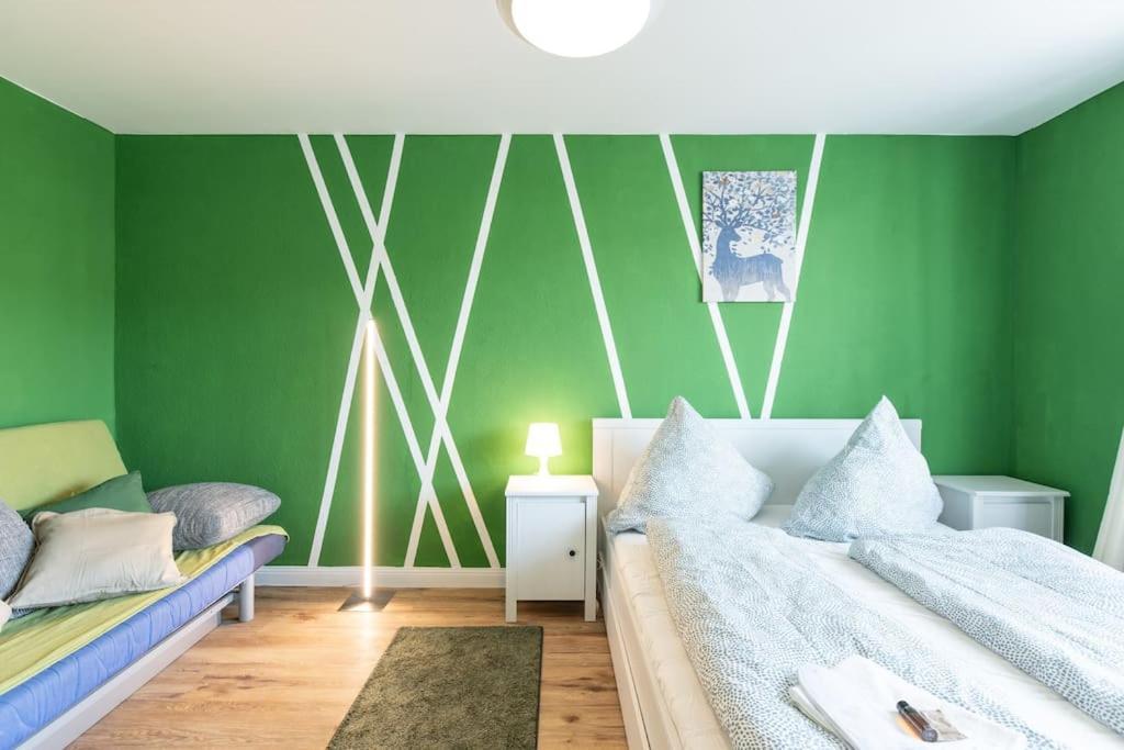 Nature Inspiration Apartment With Balcony & Grill Bbq In Duisburg Mitte Central Station 10 Mins & Big Tv With Photo Lights Zewnętrze zdjęcie