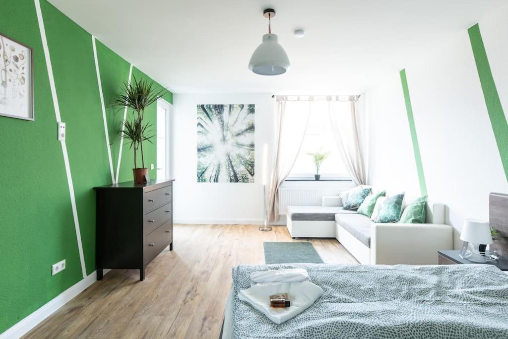 Nature Inspiration Apartment With Balcony & Grill Bbq In Duisburg Mitte Central Station 10 Mins & Big Tv With Photo Lights Zewnętrze zdjęcie